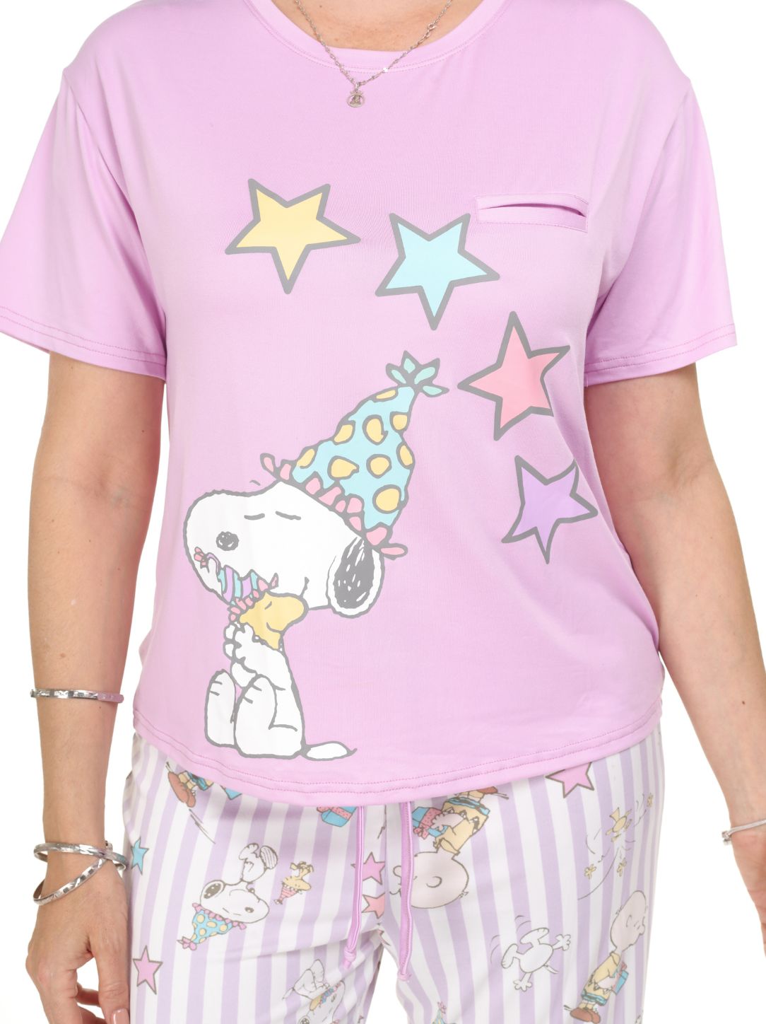Pijama pantalón de rayas y camisa manga corta de snoopy rosa