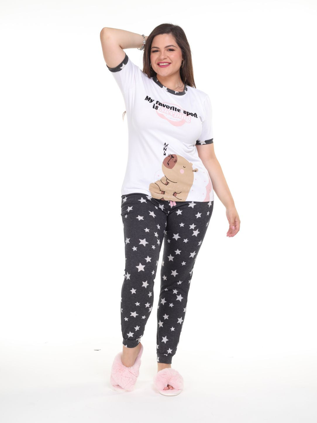 Pijama pantalón negro y camisa manga corta capibarara blanca