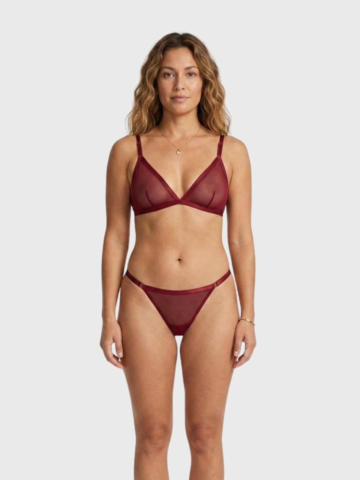 Set de lencería brasier y tanga hilo dental de encaje color rojo