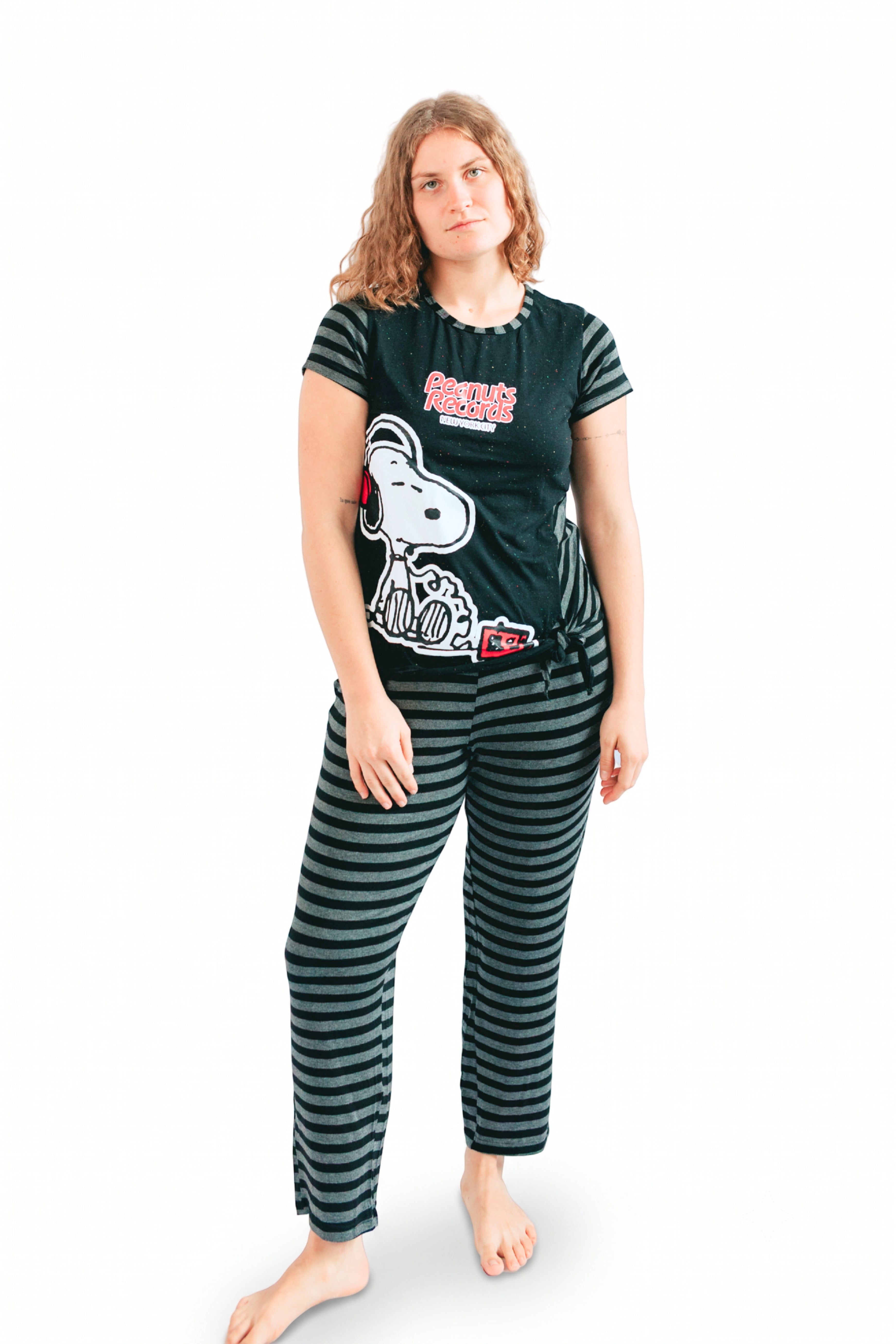 Pijama pantalón y camisa manga corta snoopy negro