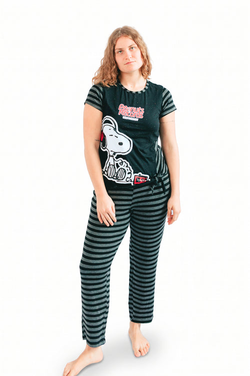 Pijama pantalón y camisa manga corta snoopy negro