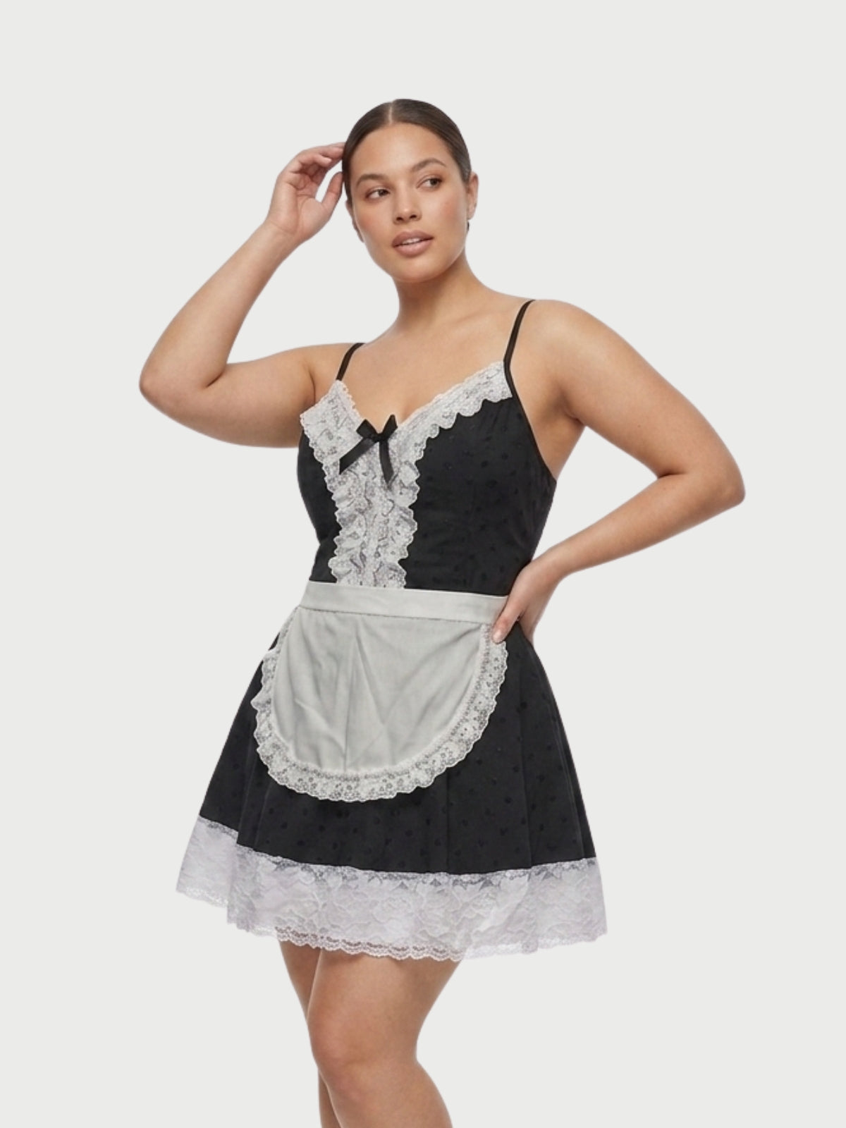 Baby doll de encaje con delantal color negro y blanco