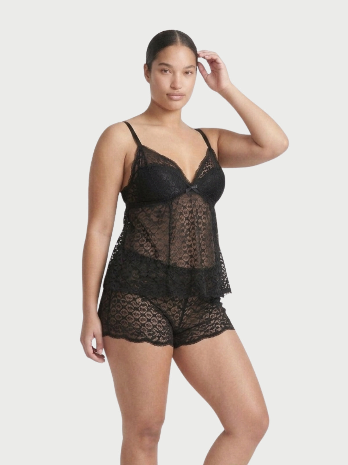 Baby doll de encaje con short y tirantes color negro