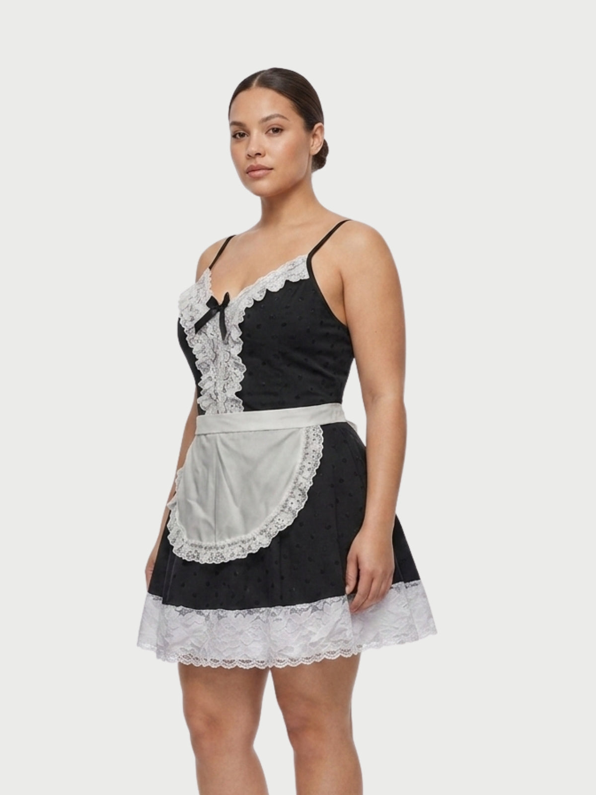 Baby doll de encaje con delantal color negro y blanco