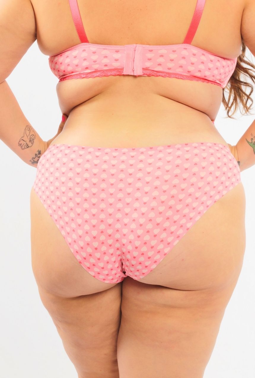 Calzón tipo bikini de costuras fusionadas con laterales de encaje
