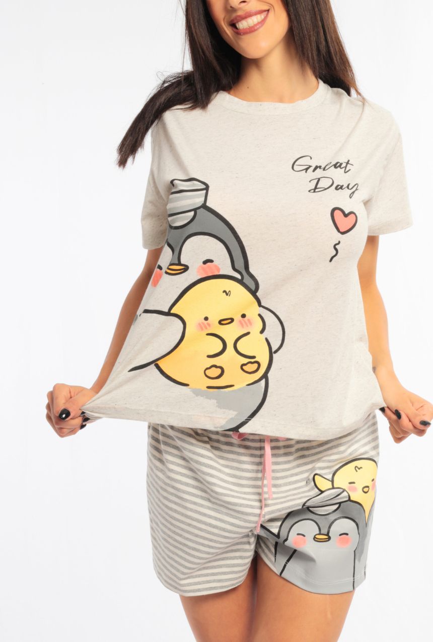 Pijama short con playera manga corta de pinguino con pollito