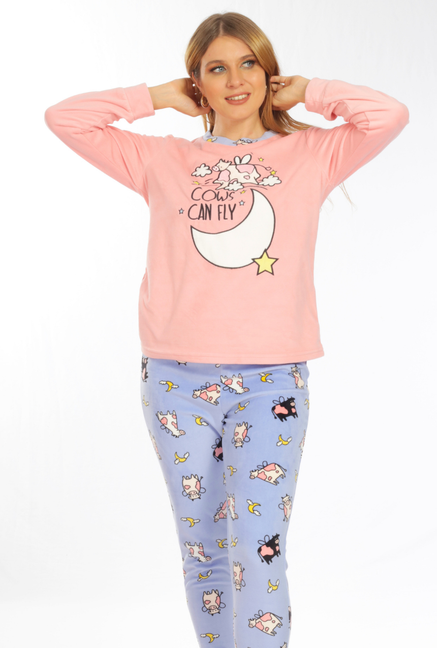 Pijama pantalón con bordado de vacas soñadoras