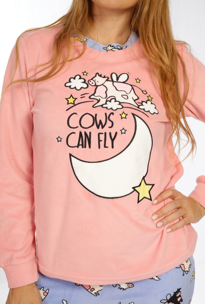 Pijama pantalón con bordado de vacas soñadoras
