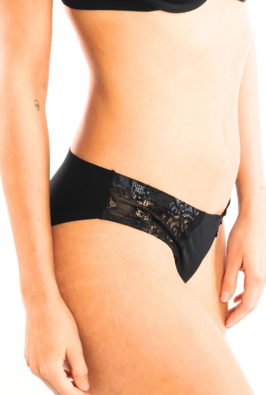 Calzón tipo bikini de costuras fusionadas con laterales de encaje