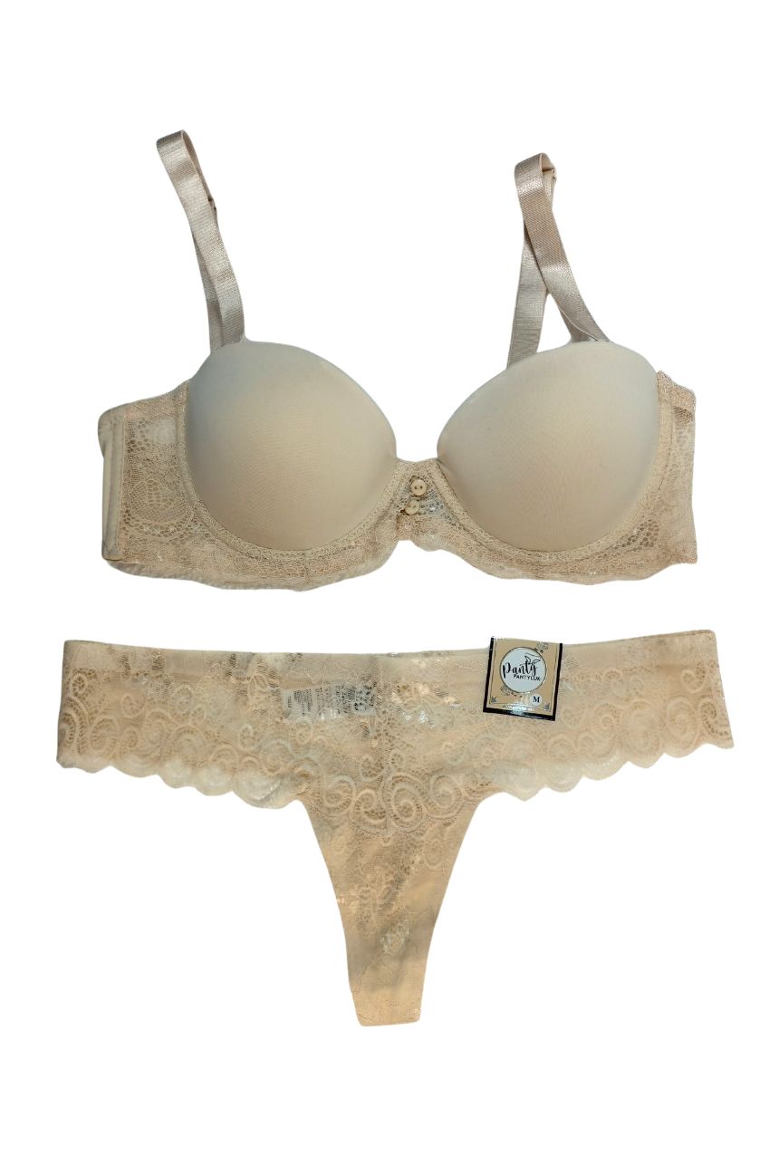 Coordinado brasier copa clásica con tanga de encaje