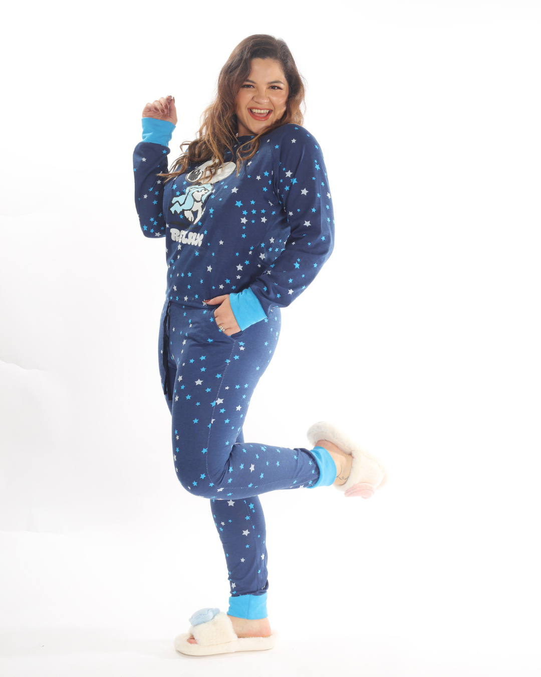 Pijama pantalón y camisa de manga larga azul con estrellas de snoopy