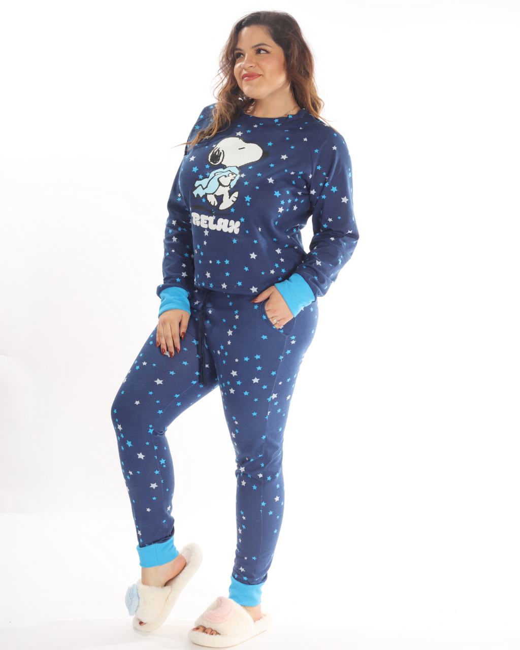 Pijama pantalón y camisa de manga larga azul con estrellas de snoopy