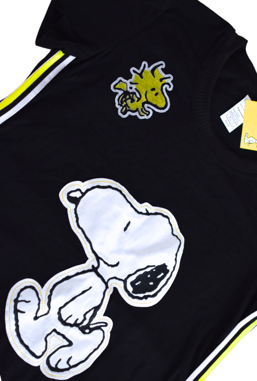 Pijama camisón de manga corta negro con amarillo de snoopy