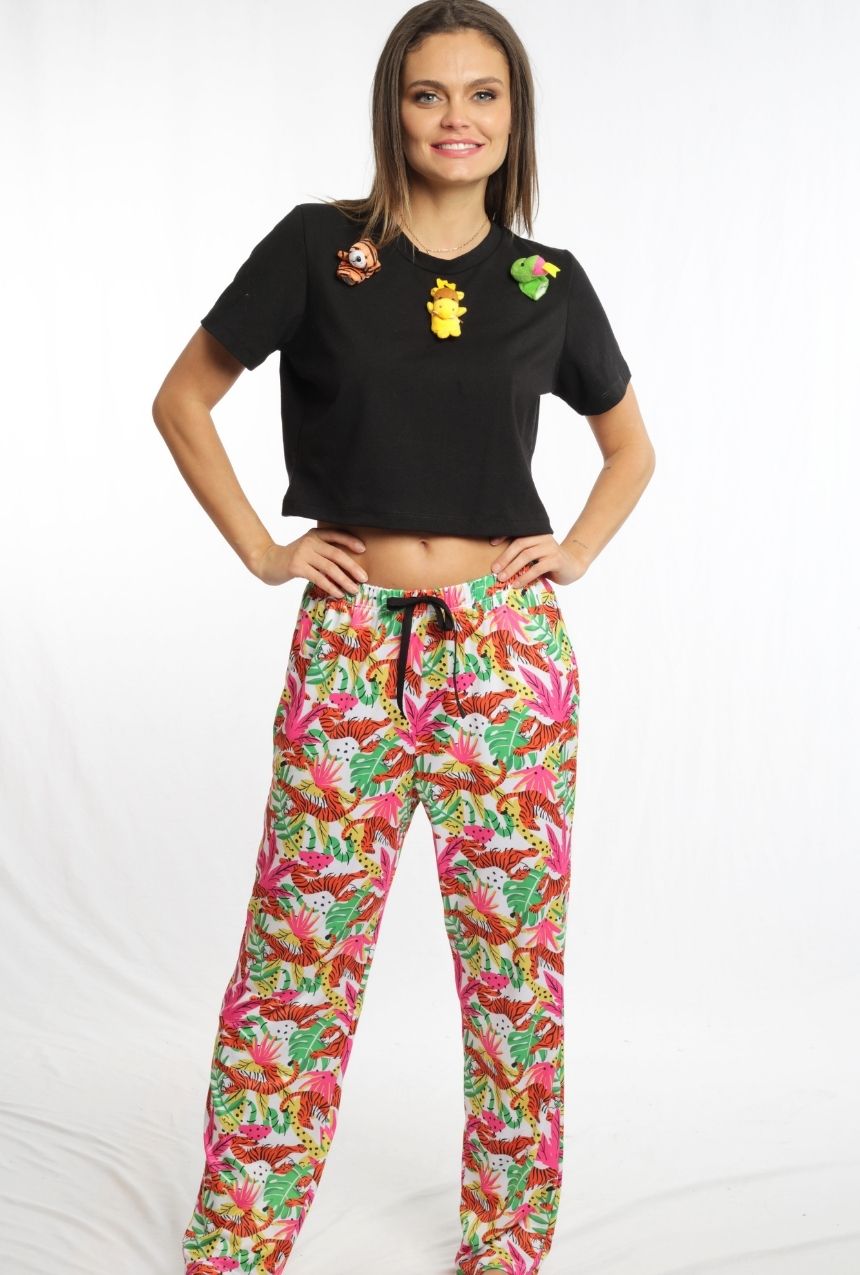 Pijama pantalón con playera manga corta de aplicación animalitos de a selva
