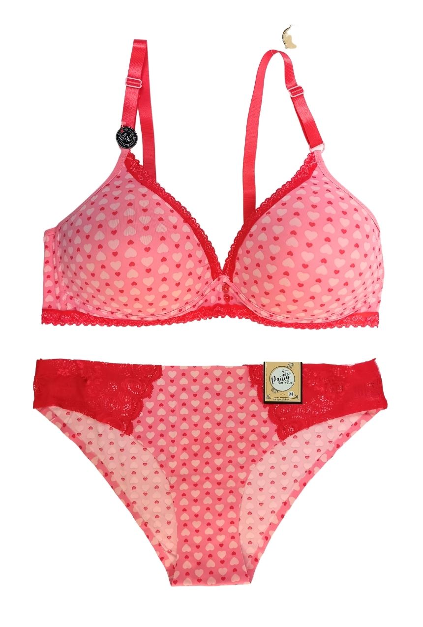 Coordinado brasier copa trinagular sin varilla con bikini y detalles de encaje.