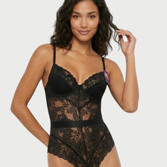 Baby doll de encaje floreado con tirantes color negro