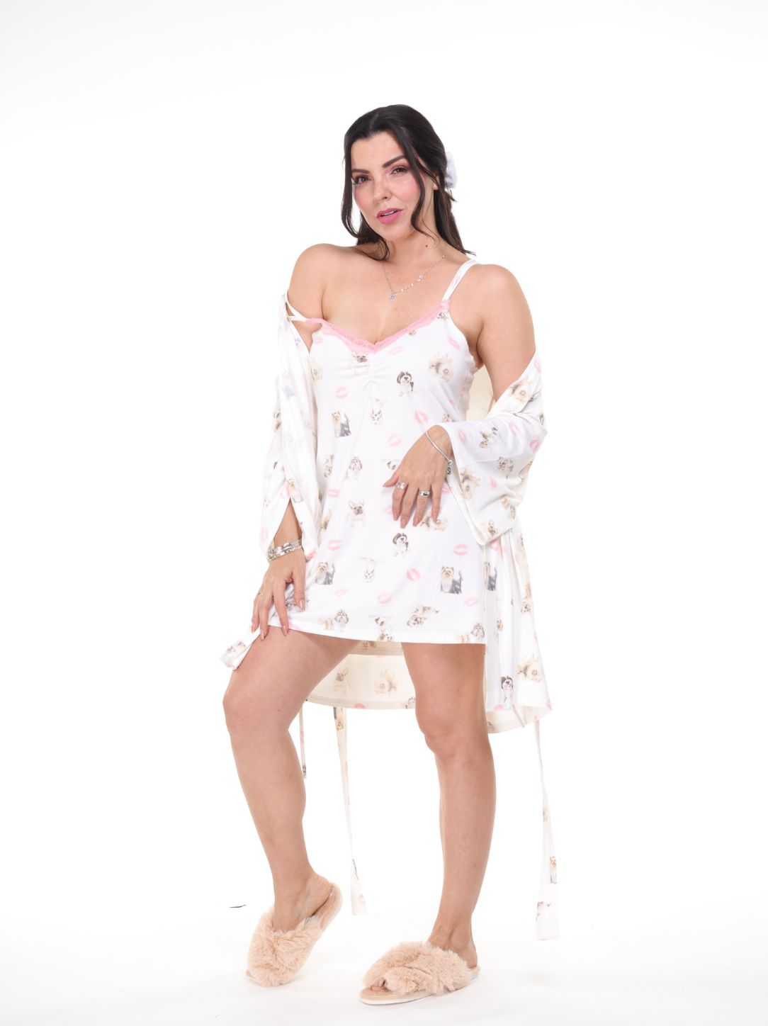 Camisón y bata perritos blanca