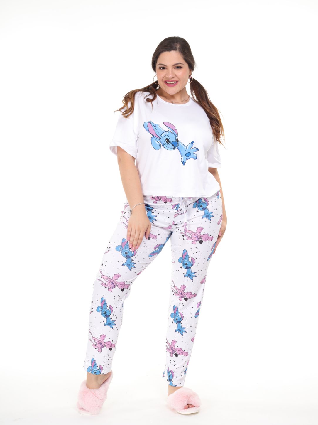 Pijama 3 piezas, pantalón y short blanco con camisa manga corta de stitch