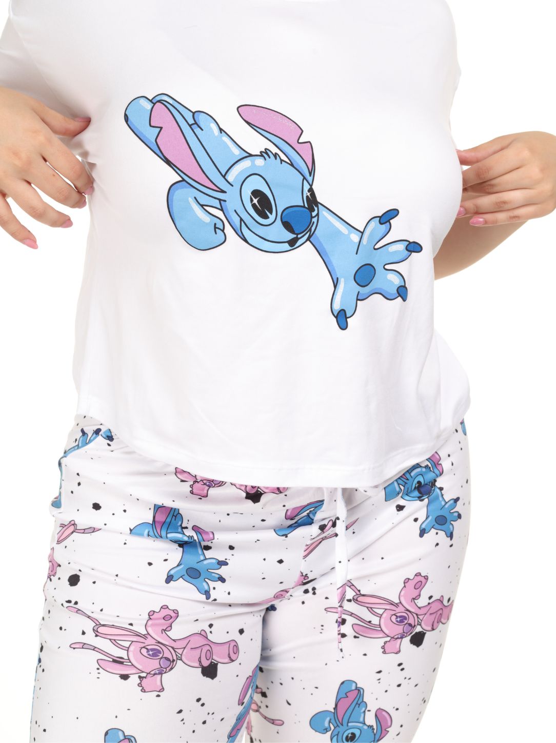Pijama 3 piezas, pantalón y short blanco con camisa manga corta de stitch