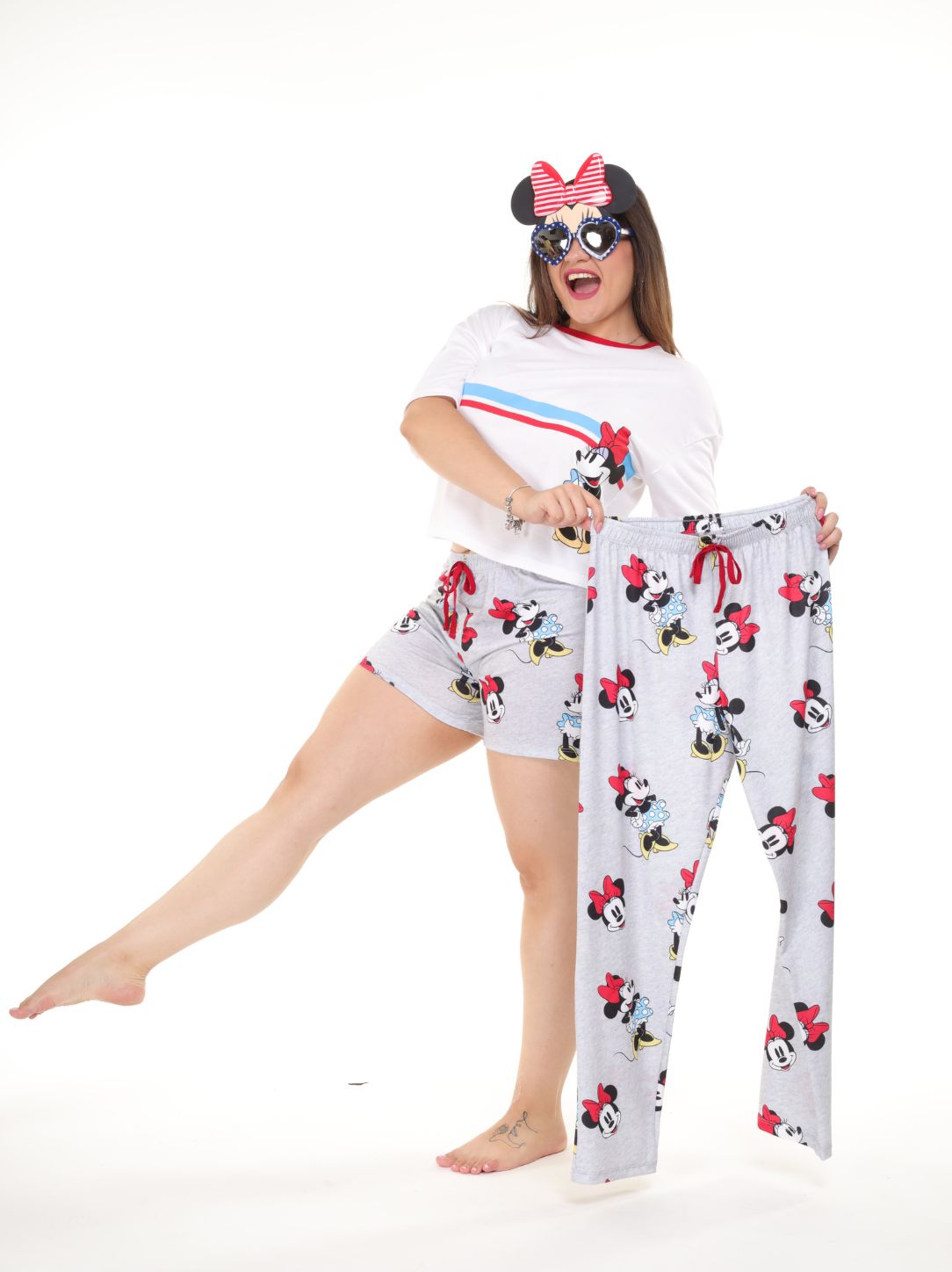 Pijama 3 piezas, pantalón y short gris con camisa manga corta de minnie