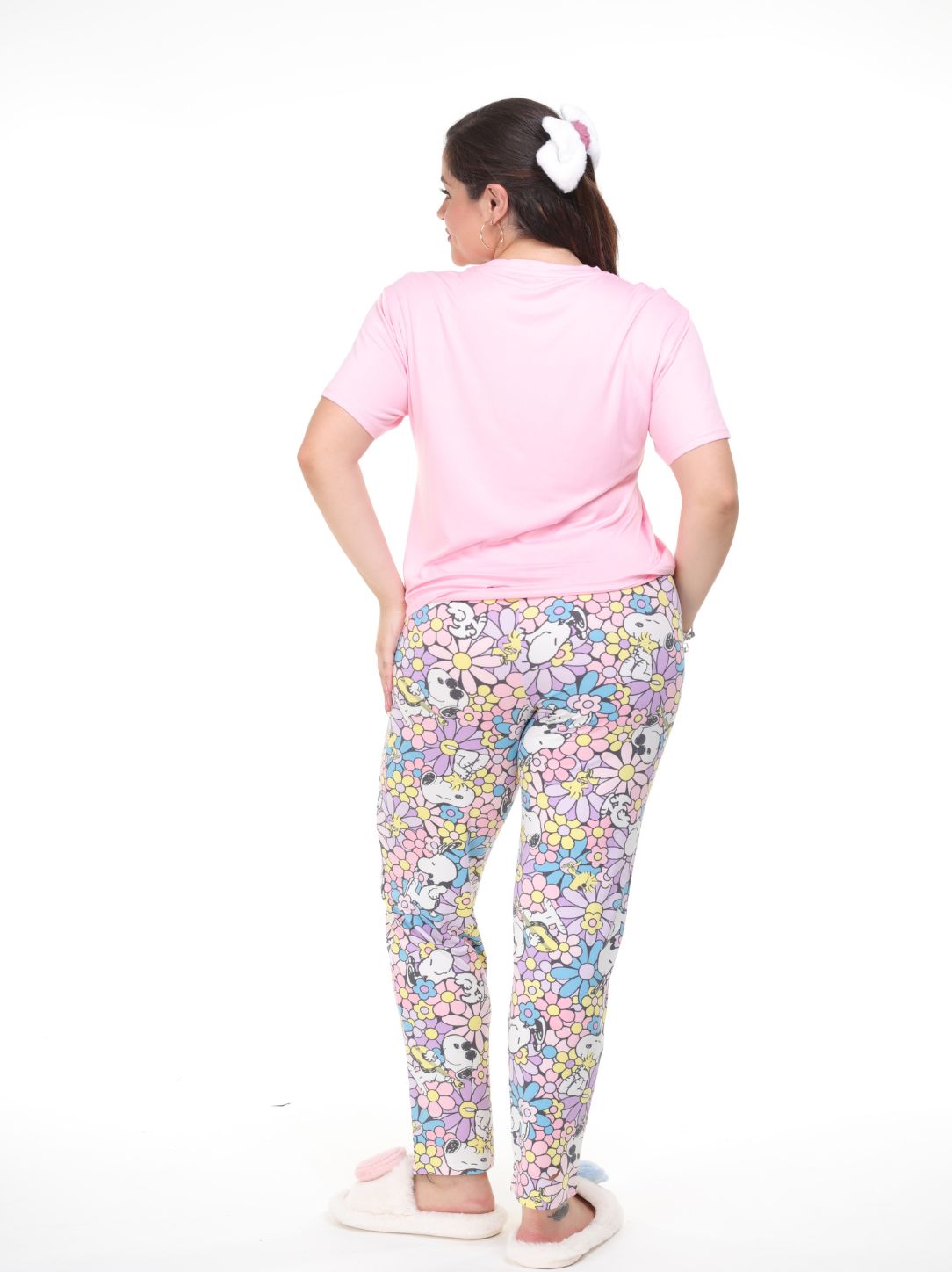 Pijama pantalón de flores y camisa manga corta de snoopy rosa