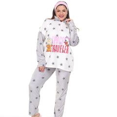 Pijama pantalón gris y sudadera de snoopy blanca