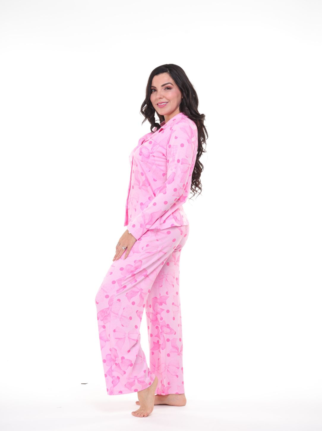 Pijama pantalón y camisa manga larga con botones moños rosa