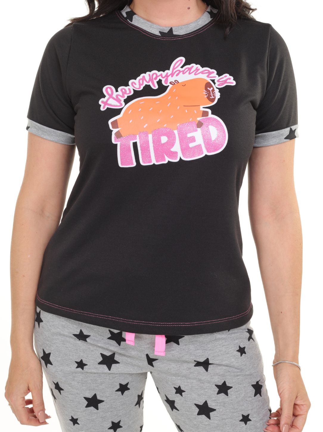 Pijama pantalón gris y camisa manga corta capibara negra