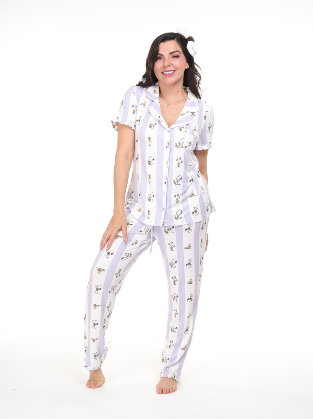 Pijama pantalón y camisa manga corta con botones y rayas de snoopy lila
