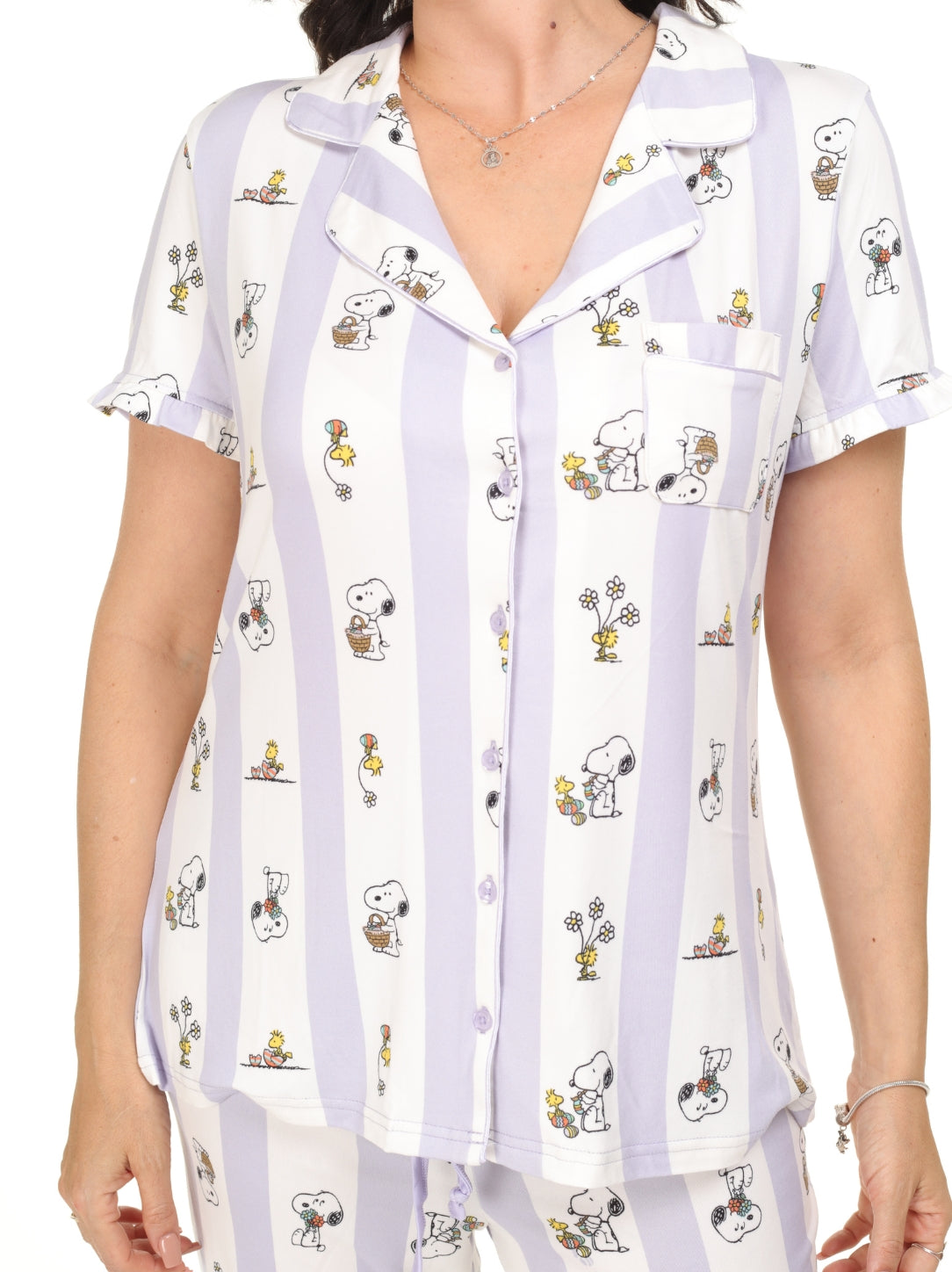 Pijama pantalón y camisa manga corta con botones y rayas de snoopy lila