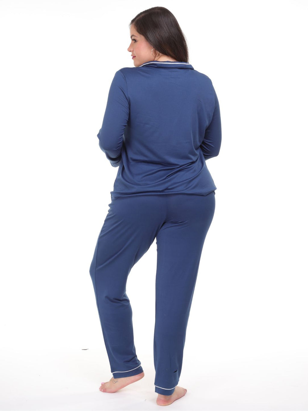 Pijama pantalón y camisa manga larga con botones azul línea blanca