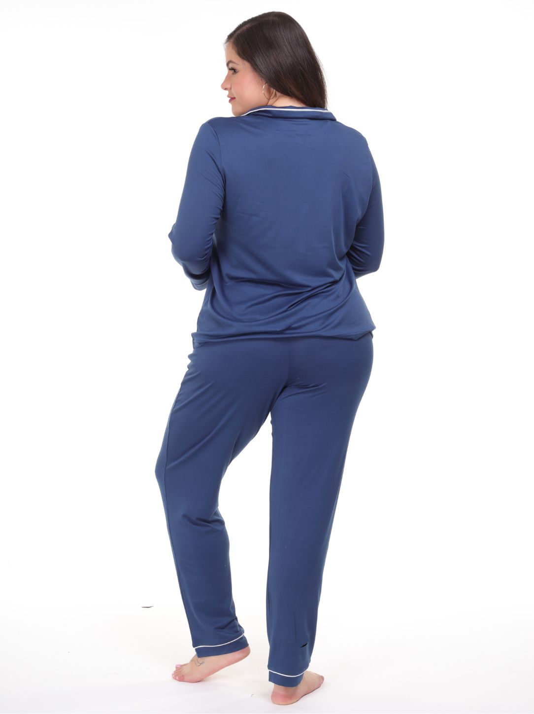 Pijama pantalón y camisa manga larga con botones azul línea blanca