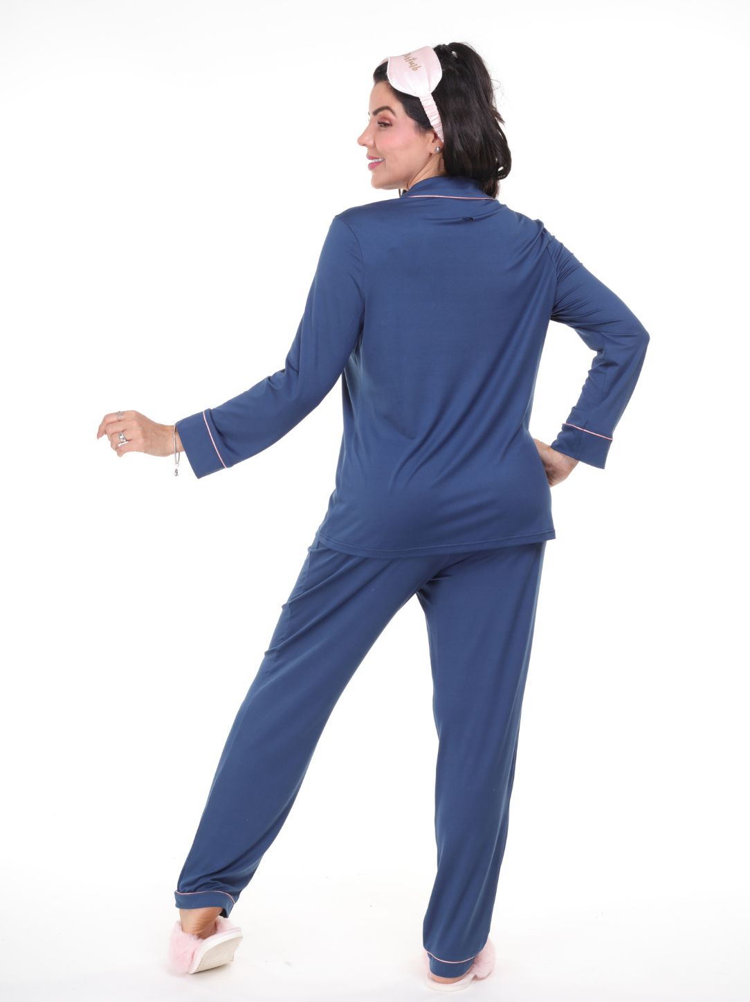 Pijama pantalón y camisa manga larga con botones azul línea rosa