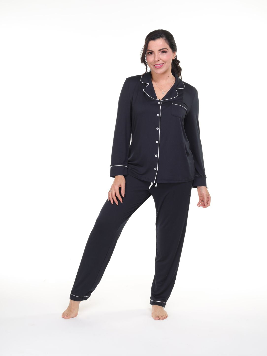 Pijama pantalón y camisa manga larga con botones negro línea blanca