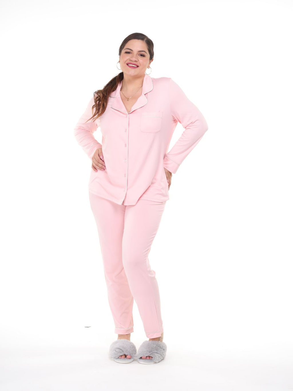 Pijama pantalón y camisa manga larga con botones rosa línea beige