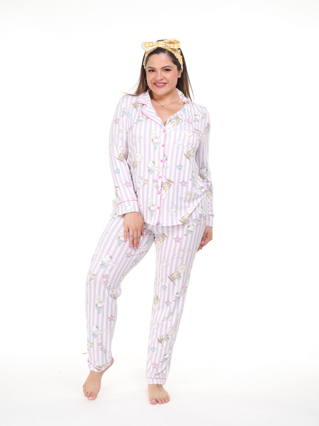 Pijama pantalón y camisa manga larga con botones y rayas de snoopy rosa