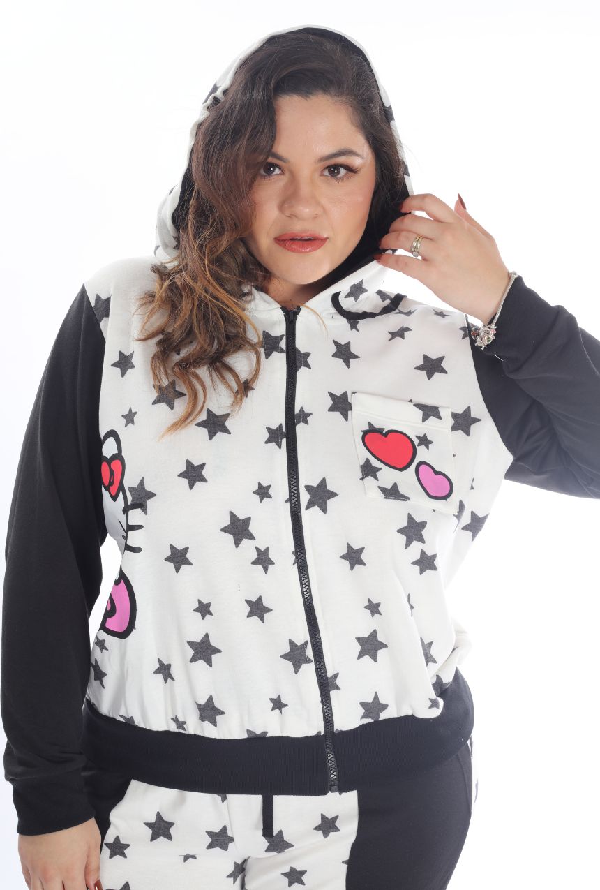 La pijama pants y sudadera blanca con estrellas de Hello Kitty combina comodidad y estilo en un diseño único. Su suave tela es ideal para mantenerte cálida y relajada, mientras el estampado de estrellas y el icónico Hello Kitty añaden un toque adorable y moderno. Este conjunto es perfecto para descansar en casa o dormir con total comodidad, sin perder un estilo encantador.