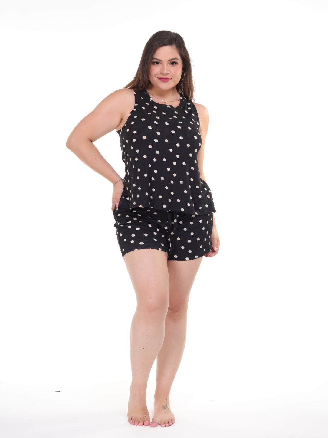 Pijama short y camisa sin manga negro margaritas