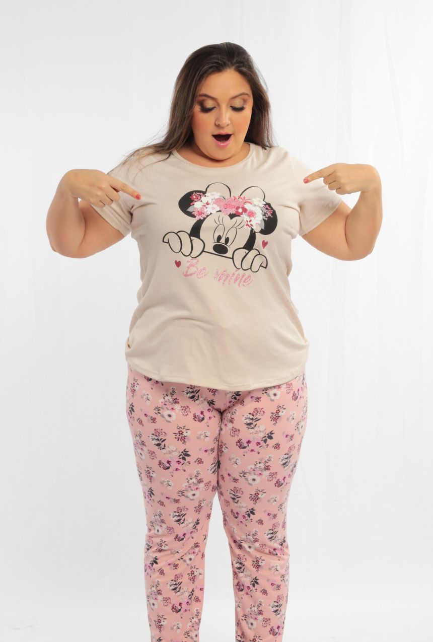Pijama pantalón, playera manga corta de Minnie Mouse con flores