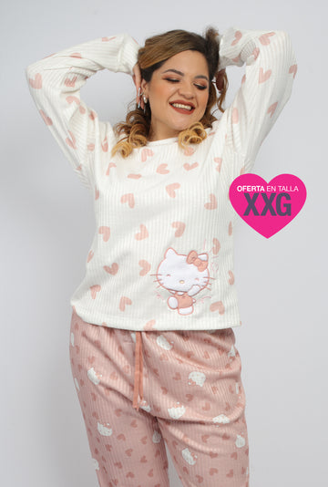 Pijama pantalón con playera manga larga con aplicación Hello Kitty.