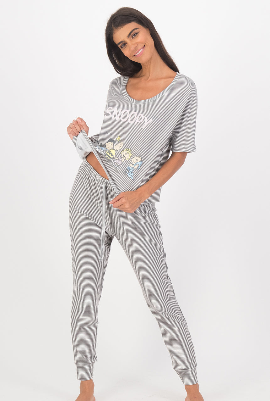 Pijama pantalón con playera manga corta Snoopy & Friends*
