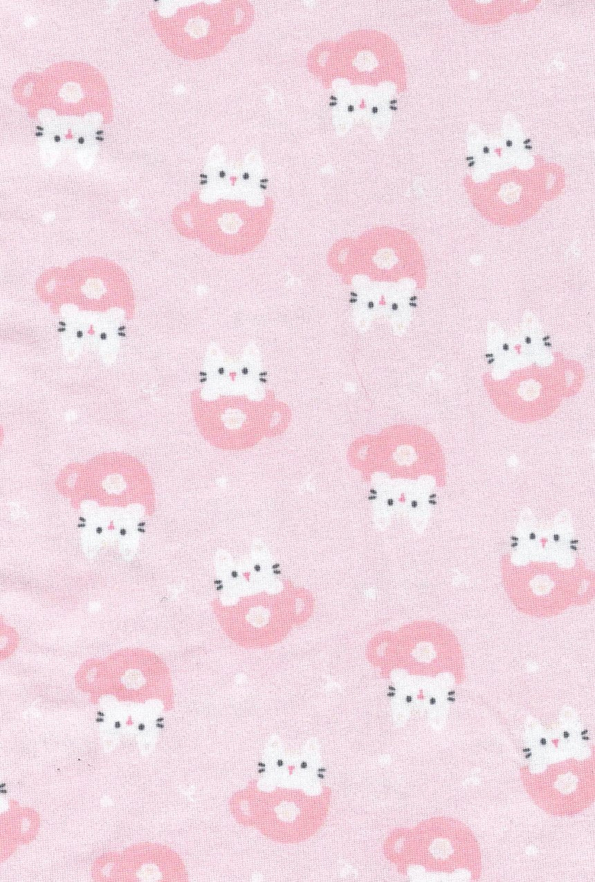 Pijama Short playera sin mangas estampado de gatitos con encaje.*